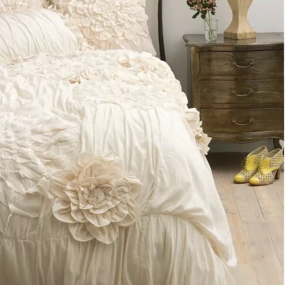 Bedding | Iso Anthropologie Georgina Bedding Comforter | Poshmark